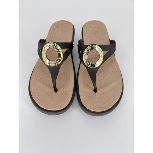 Crocs Sanrah Wedge Brown Beige Flip Flop Sandals Women's Size 9 Shoes Gold Accen - Picture 2 of 8